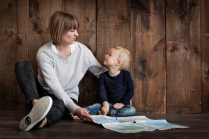 Mom and child with map